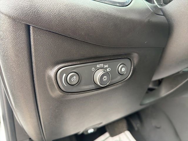 Used 2020 Chevrolet Equinox LT image 28