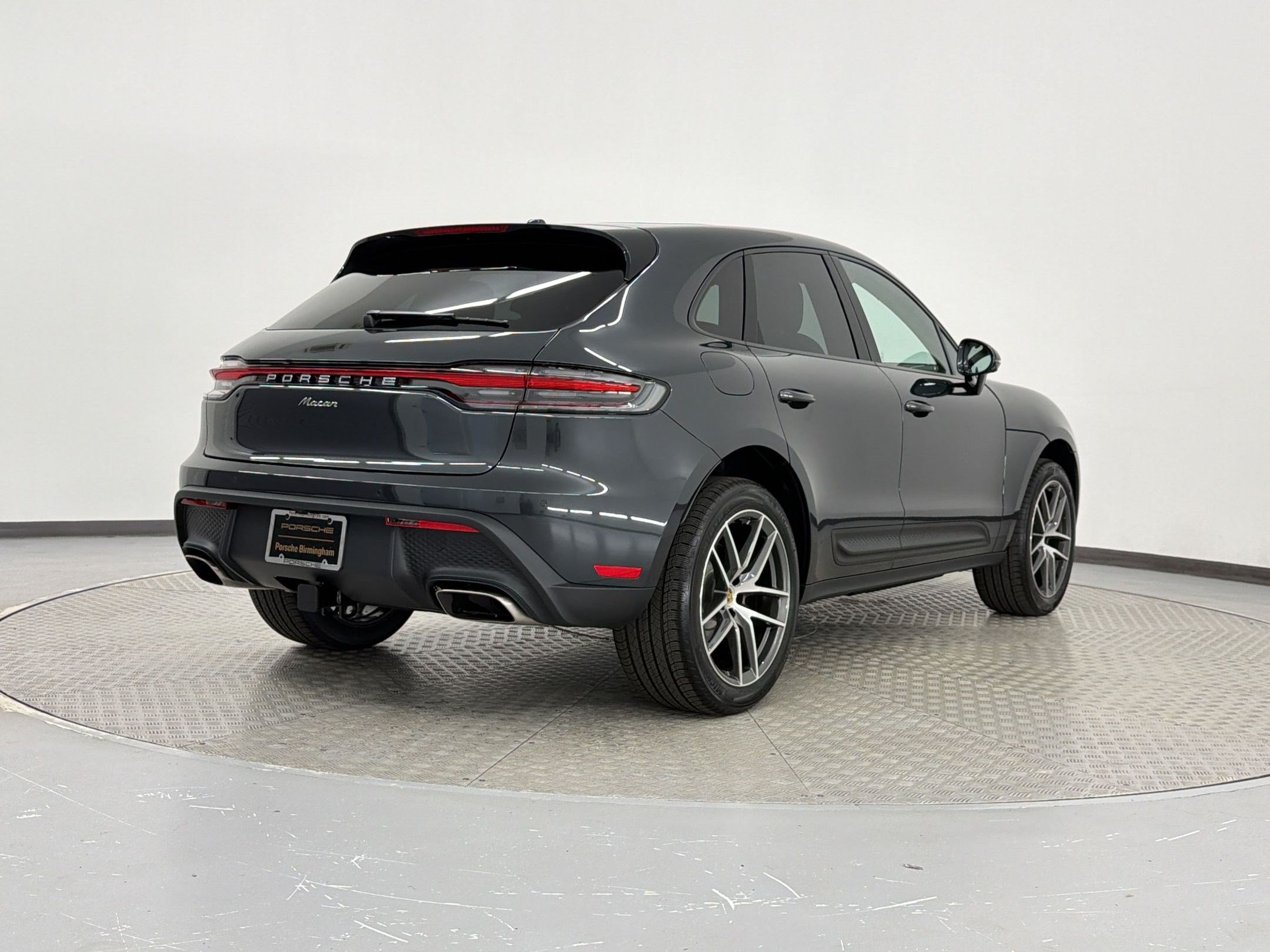 New 2026 Porsche Macan AWD/4WD image 9