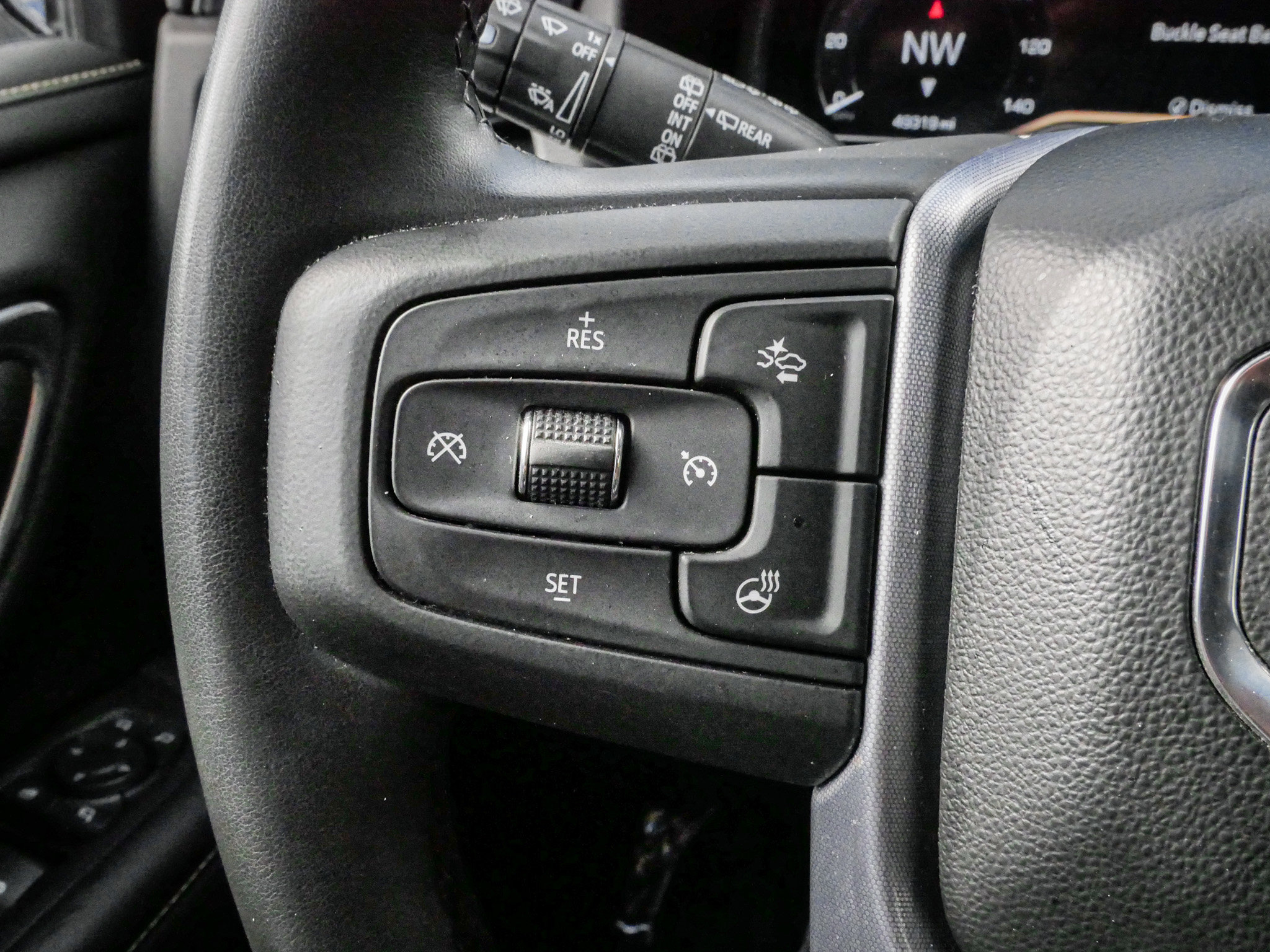 Used 2023 GMC Yukon XL SLT AWD/4WD image 19