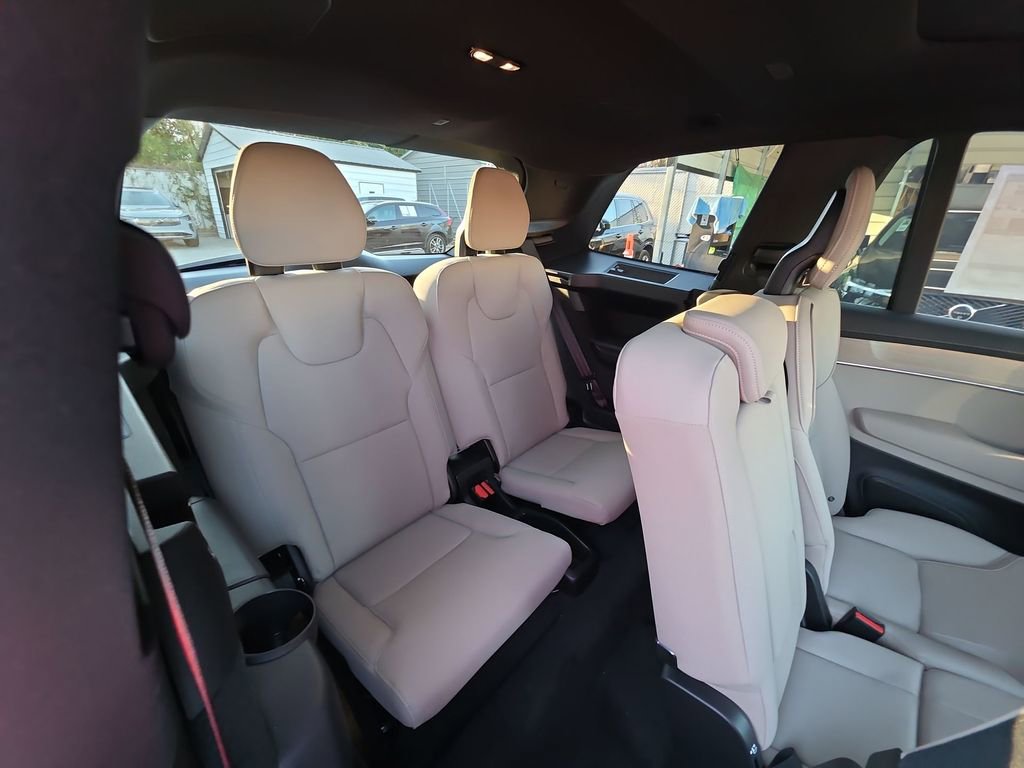 New 2026 Volvo XC90 B6 Plus image 12