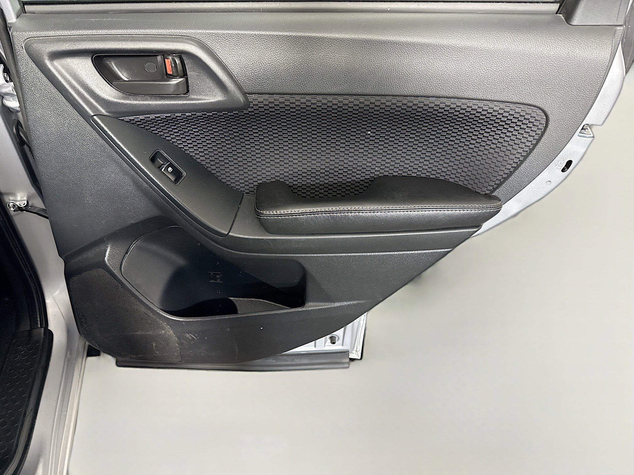 Used 2017 Subaru Forester 2.5i Premium w/ All-Weather Package image 27