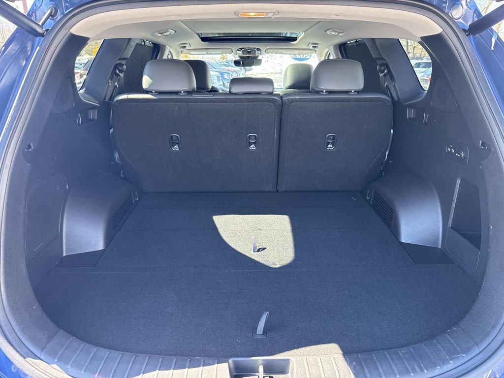 Used 2023 Hyundai Santa Fe SEL w/ Premium Package image 7