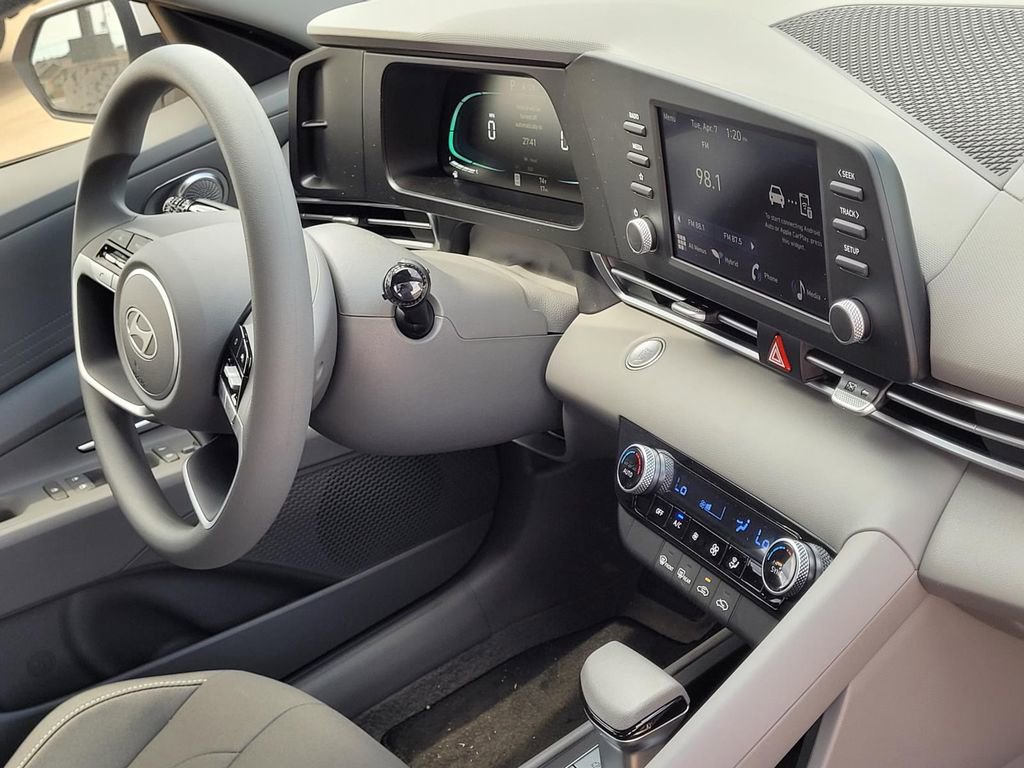 New 2026 Hyundai Elantra Blue FWD image 24