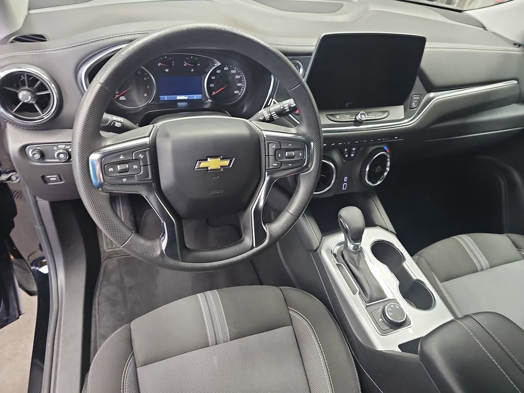 Used 2025 Chevrolet Blazer LT AWD/4WD image 15