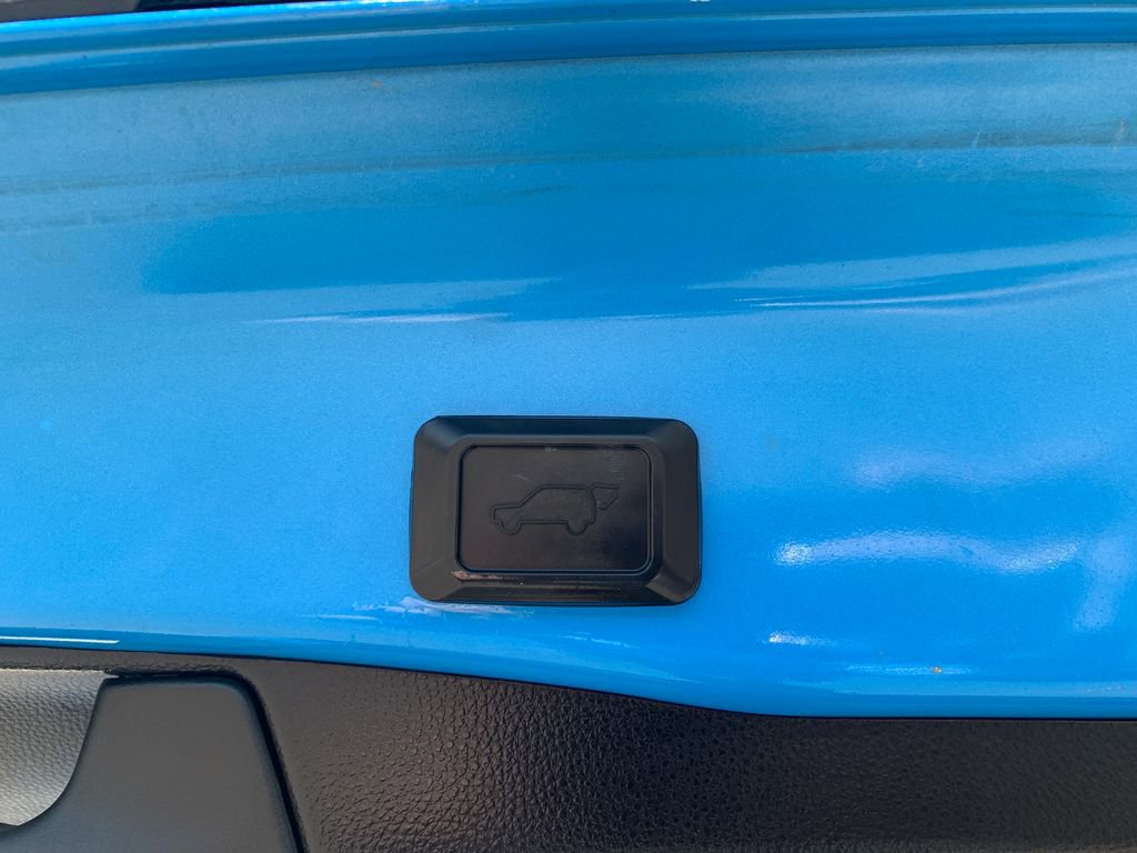 Used 2021 Toyota RAV4 XLE Premium image 8