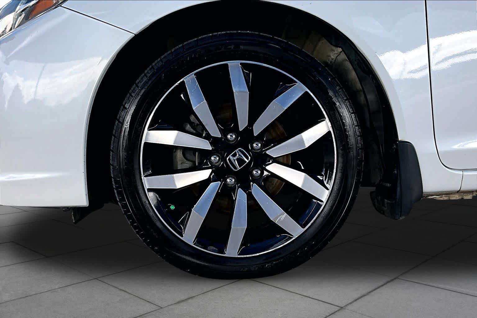 Used 2015 Honda Civic EX-L image 11