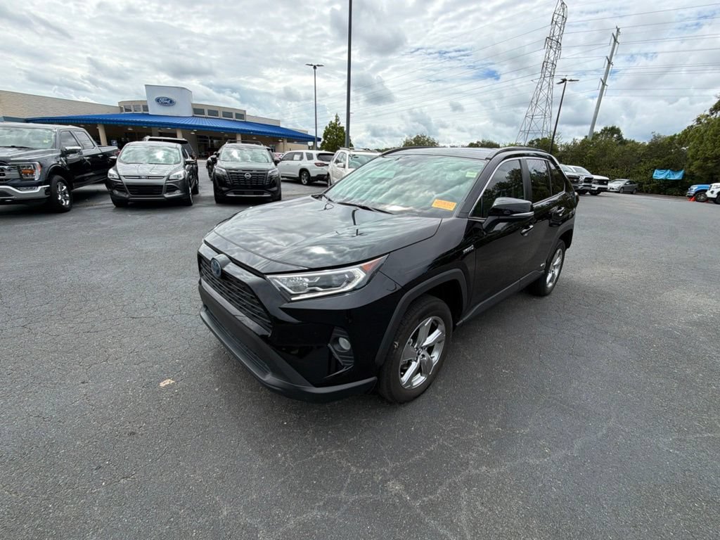 Used 2021 Toyota RAV4 XLE Premium AWD/4WD image 22