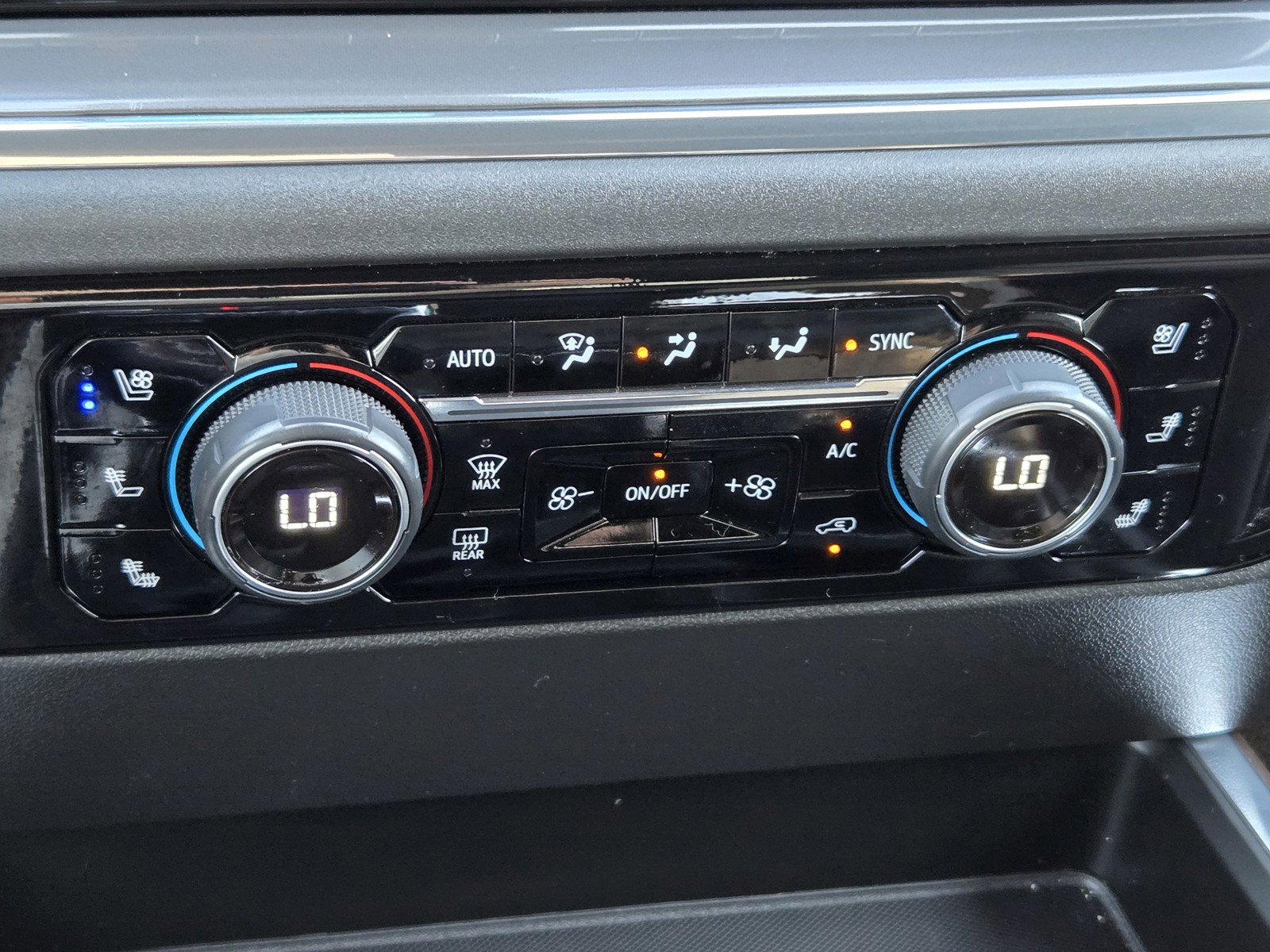 Certified 2023 Chevrolet Silverado 1500 High Country w/ Z71 Off-Road Package image 21