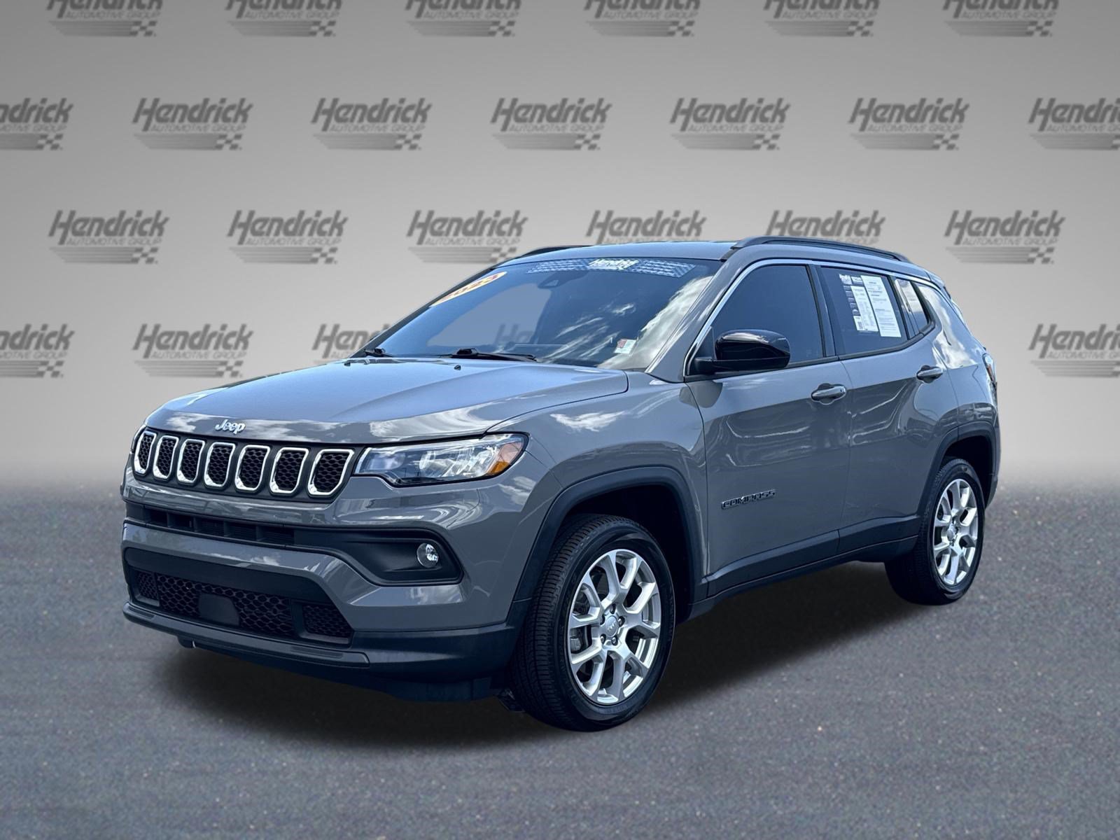 Used 2023 Jeep Compass Latitude AWD/4WD image 5