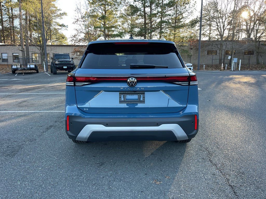 New 2026 Volkswagen Tiguan SE FWD image 5