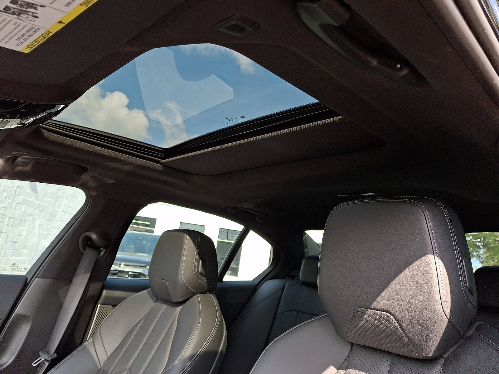 Used 2025 BMW i5 xDrive40 w/ Premium Package AWD/4WD image 16