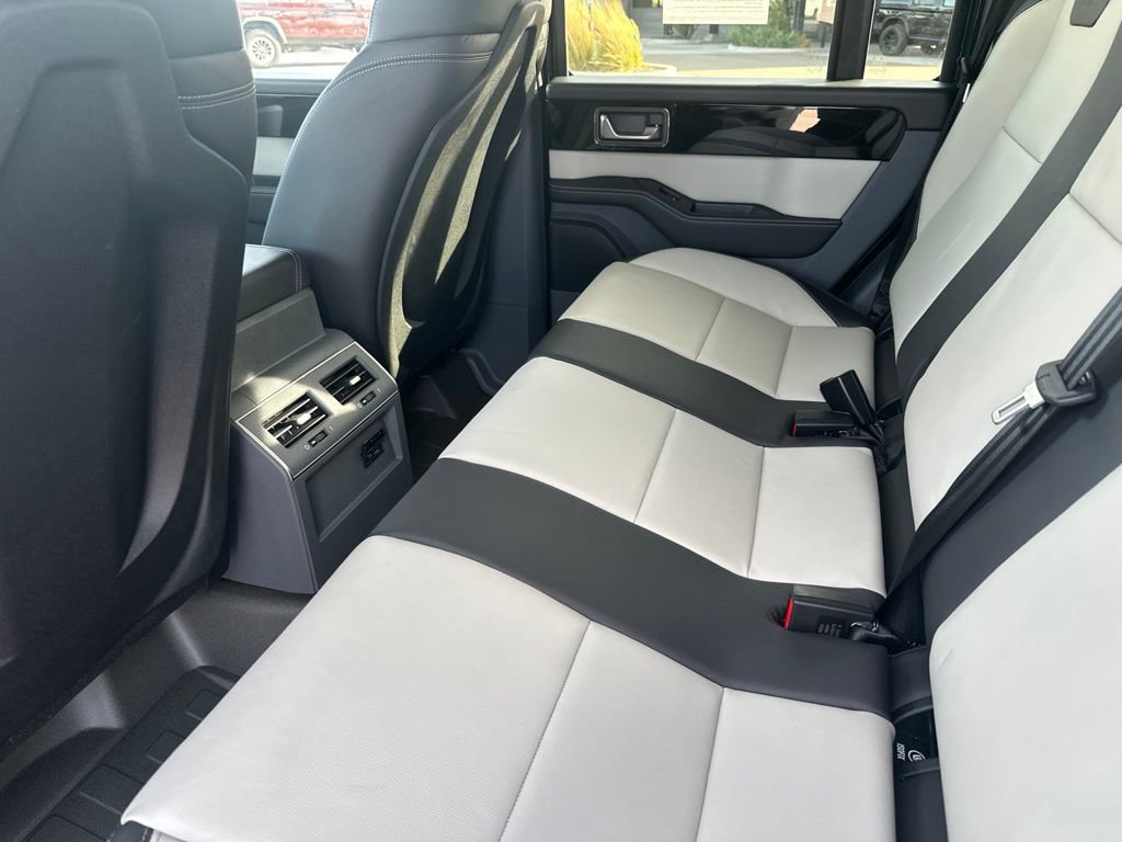 Used 2025 INEOS Grenadier Station Wagon AWD/4WD image 20