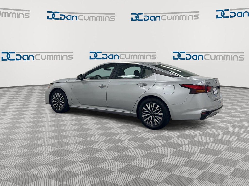 Used 2024 Nissan Altima 2.5 SV FWD image 6