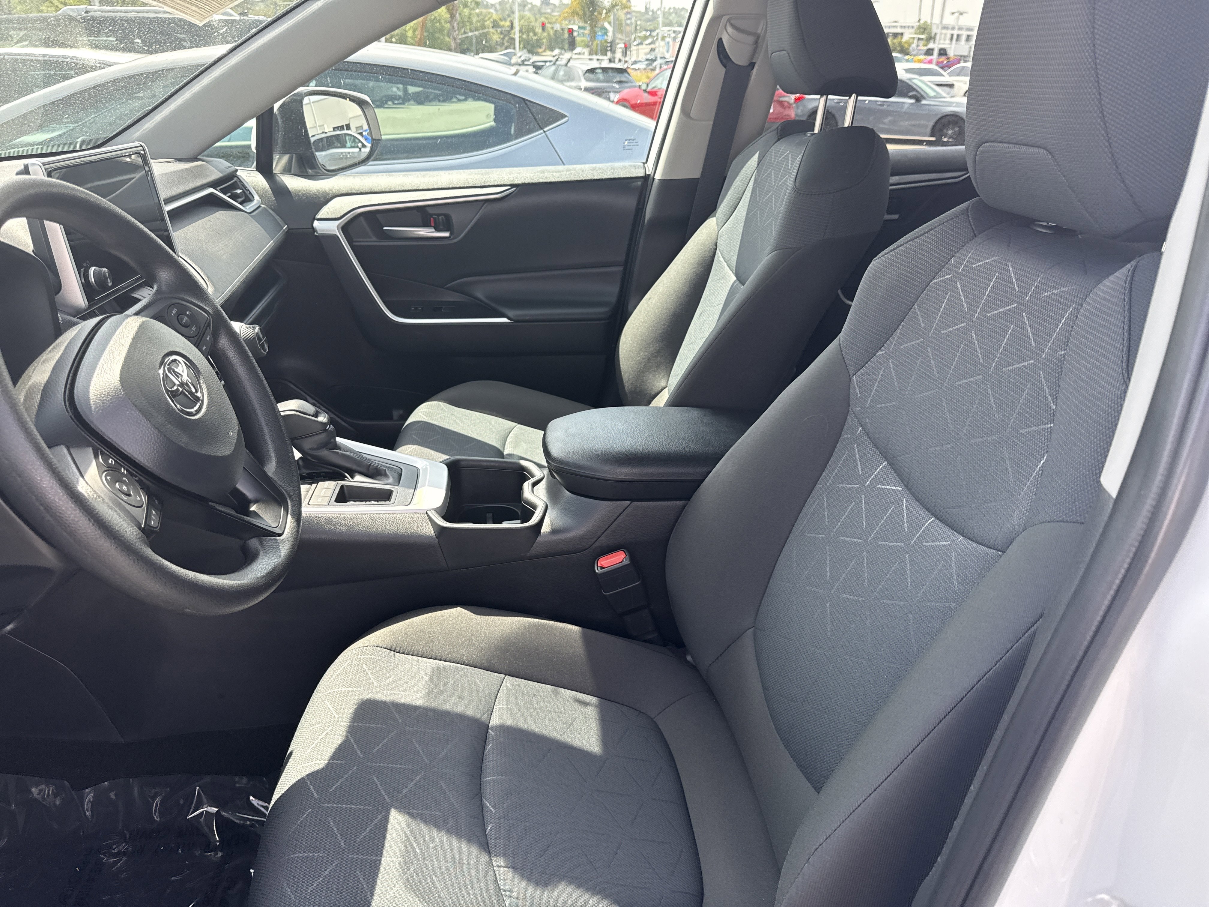 Used 2025 Toyota RAV4 XLE image 12