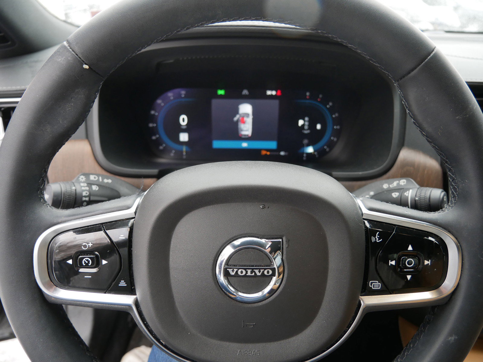 Certified 2024 Volvo V90 B6 Cross Country Ultimate w/ Protection Package Premier image 14