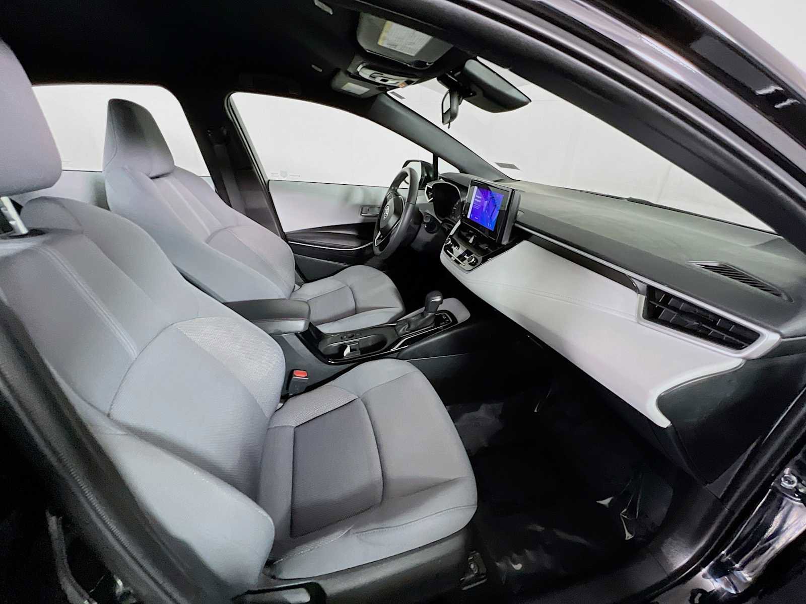 Used 2024 Toyota Corolla SE image 27