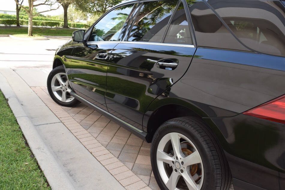Used 2016 Mercedes-Benz GLE 300d 4MATIC w/ Premium Package image 25