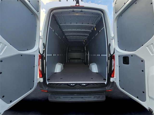 New 2024 Mercedes-Benz eSprinter 170 Cargo image 13