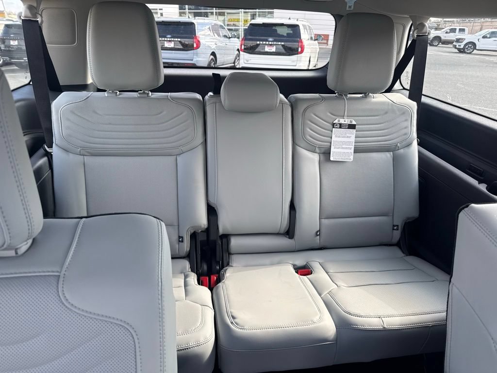 New 2025 Ford Expedition Max Platinum w/ Platinum Ultimate Package AWD/4WD image 48