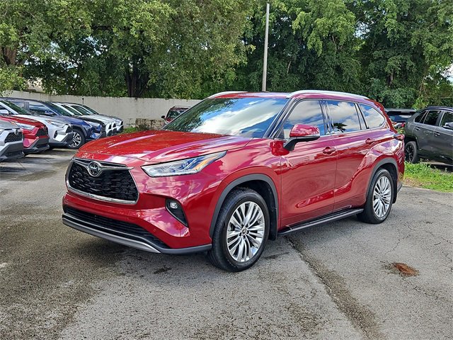 Used 2025 Toyota Highlander Platinum video 2