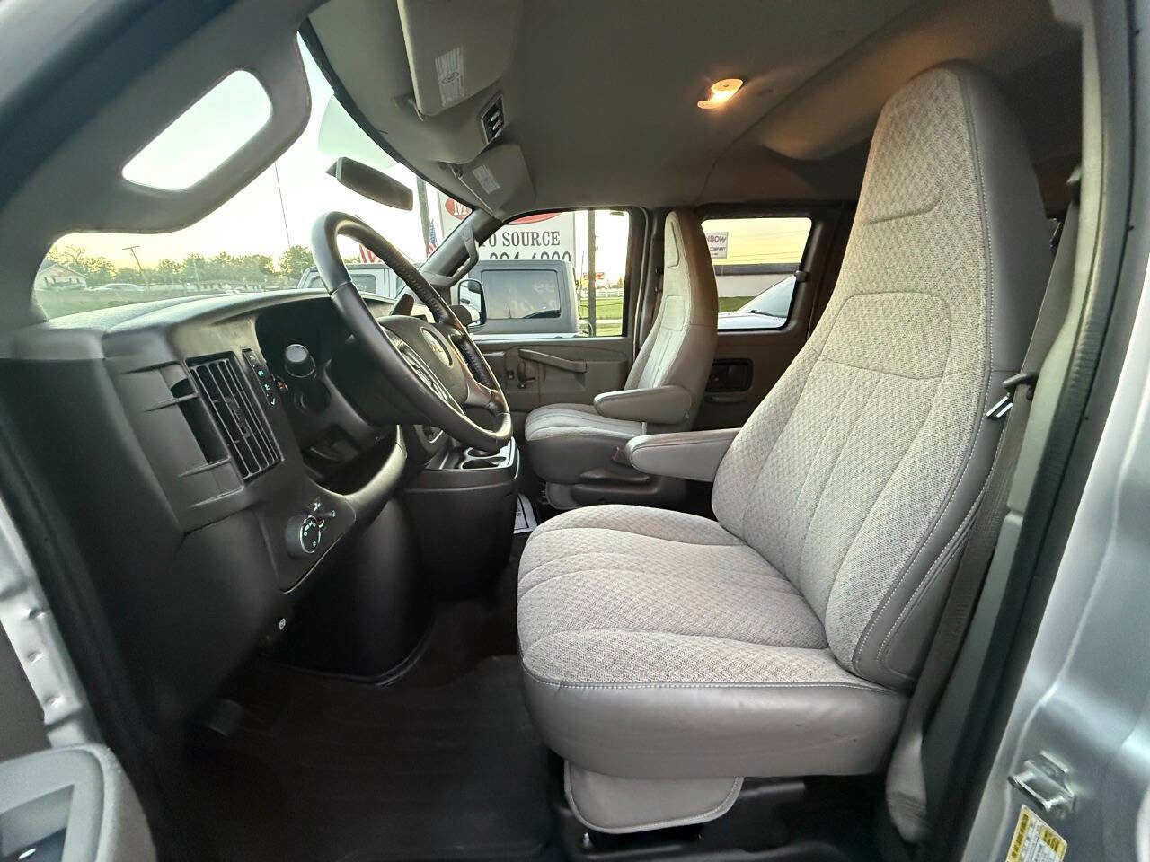 Used 2016 Chevrolet Express 3500 LT w/ LT Preferred Equipment Group image 10