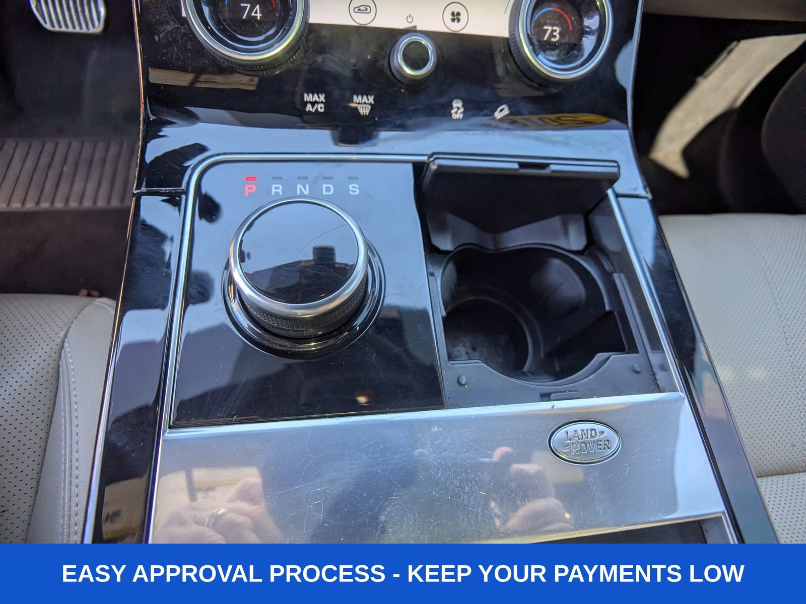 Used 2018 Land Rover Range Rover Velar R-Dynamic SE image 34