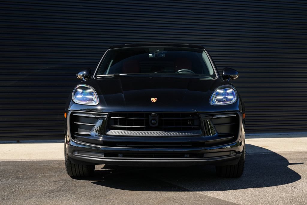 Certified 2026 Porsche Macan AWD/4WD image 6