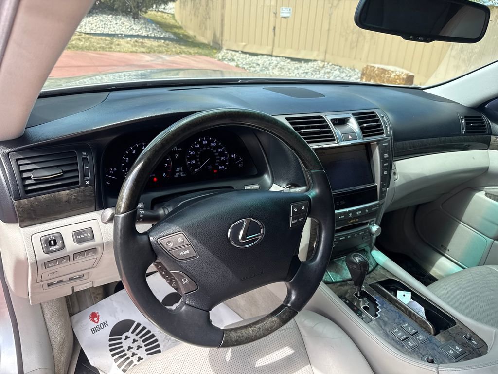 Used 2010 Lexus LS 460 AWD image 13