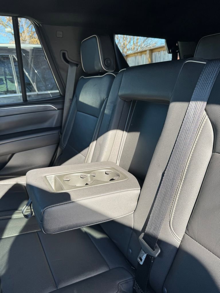 Used 2024 GMC Yukon SLT image 32