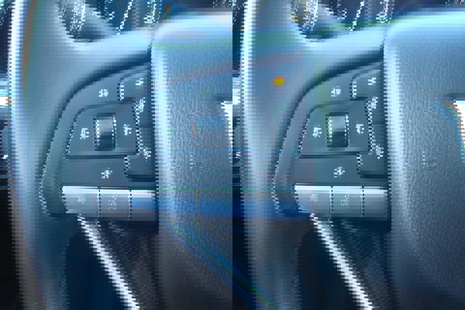 Used 2023 Cadillac XT6 Premium Luxury w/ Technology Package image 13