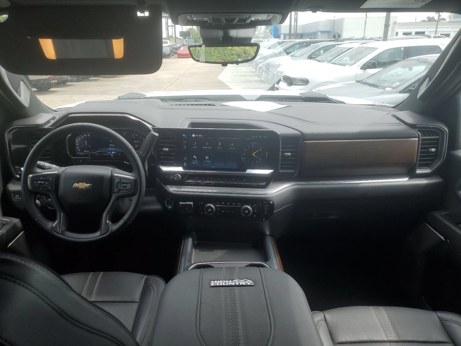 Used 2024 Chevrolet Silverado 2500 High Country w/ Technology Package AWD/4WD image 9