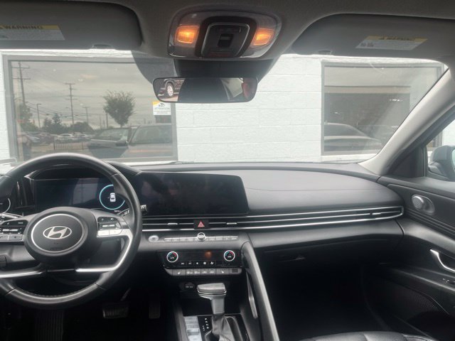 Used 2024 Hyundai Elantra Limited FWD image 18