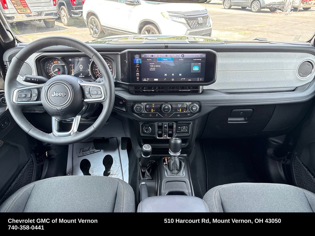 Used 2026 Jeep Wrangler Unlimited Sahara AWD/4WD image 15