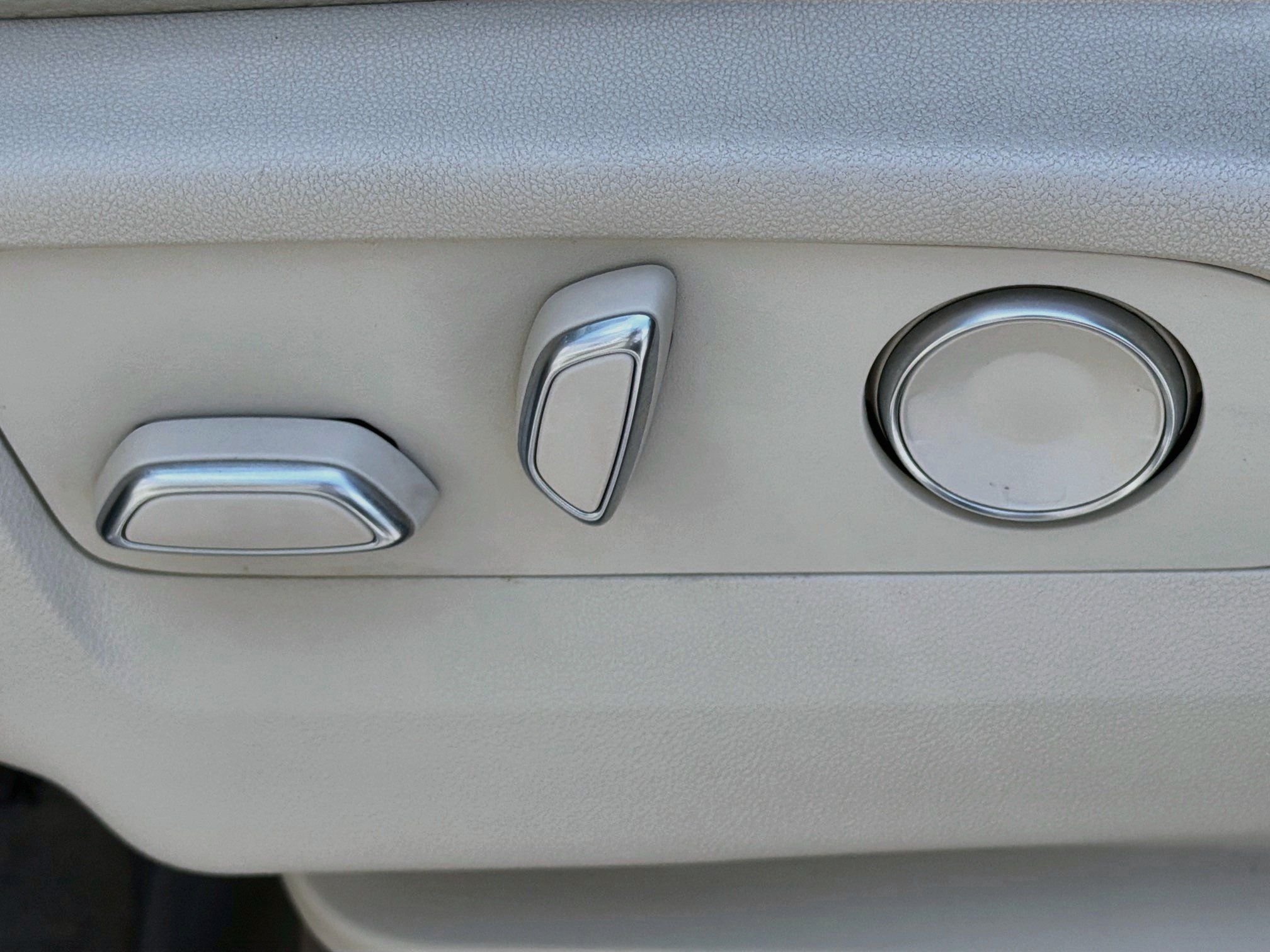 Used 2023 GMC Yukon Denali AWD/4WD image 27