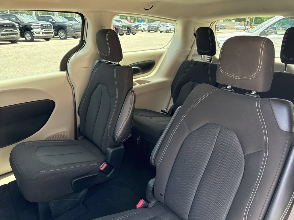 Used 2023 Chrysler Voyager LX FWD image 40
