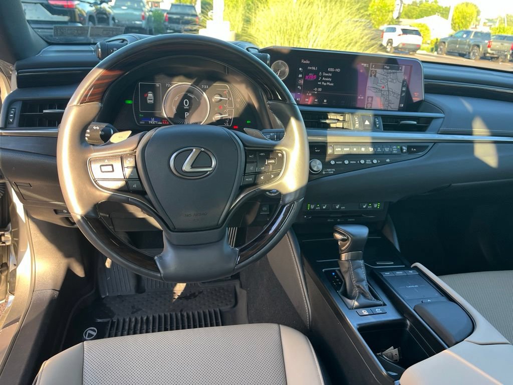 Used 2021 Lexus ES 300h w/ Premium Package FWD image 14