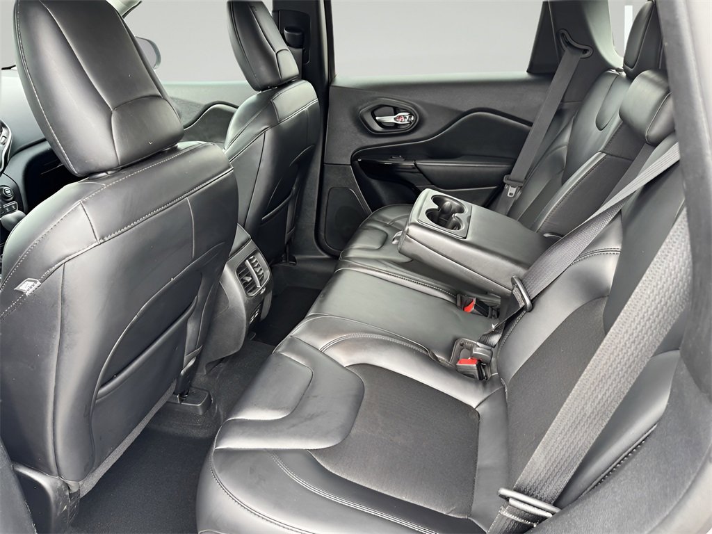 Used 2021 Jeep Cherokee Latitude Plus image 32