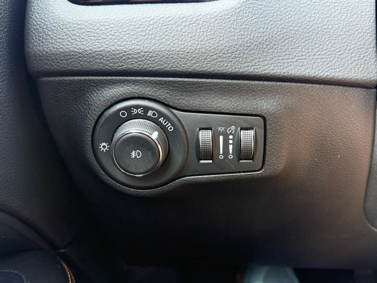 Used 2021 Jeep Compass Limited AWD/4WD image 20