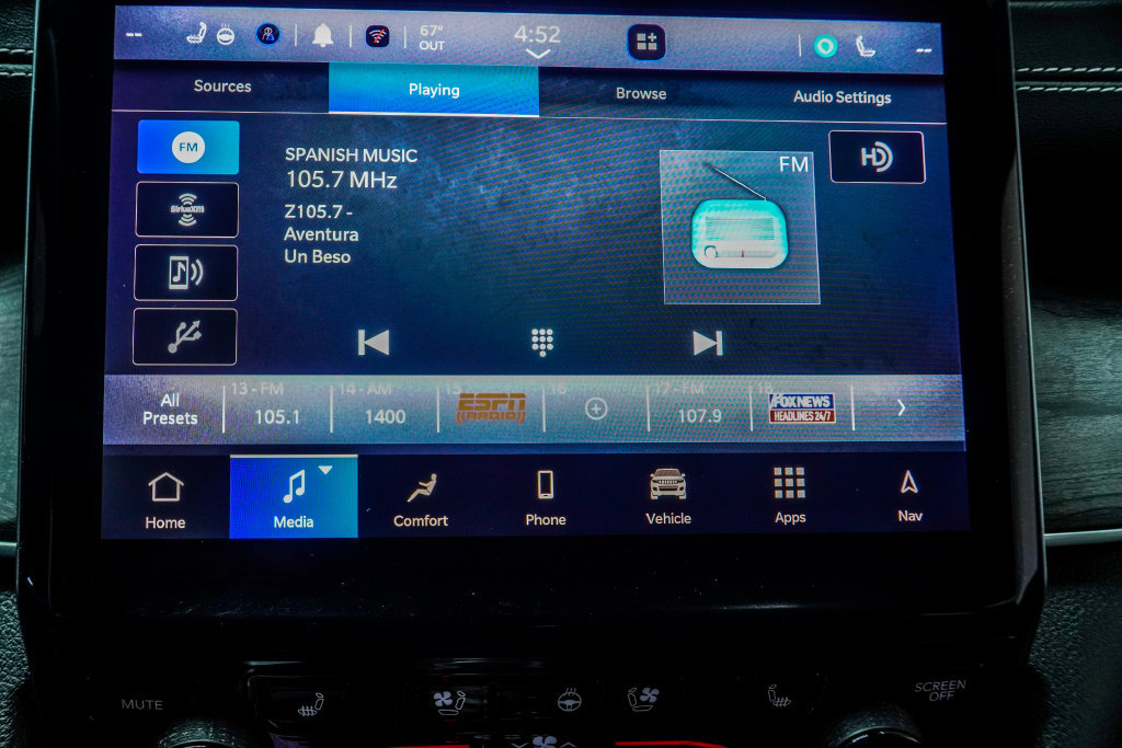 Used 2024 Jeep Grand Cherokee Limited 4xe w/ Luxury Tech Group II AWD/4WD image 31