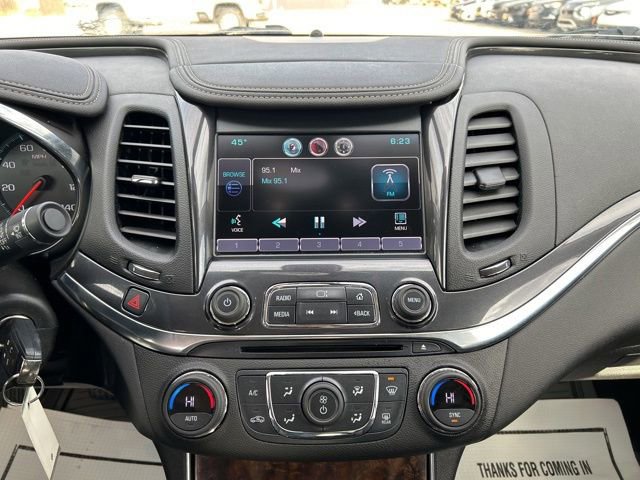 Used 2015 Chevrolet Impala LT w/ Convenience Package image 13