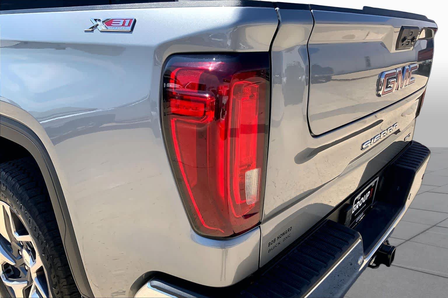 Used 2024 GMC Sierra 1500 SLT AWD/4WD image 29
