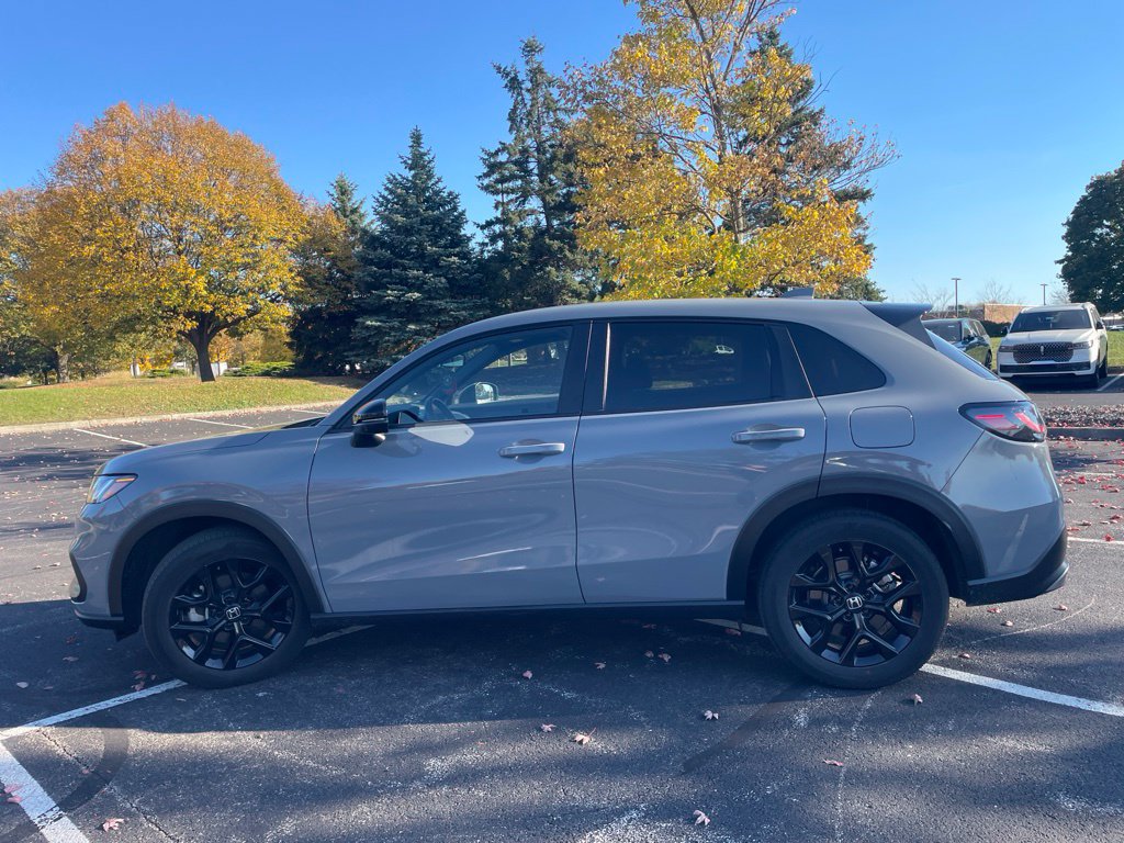 Used 2025 Honda HR-V Sport image 9