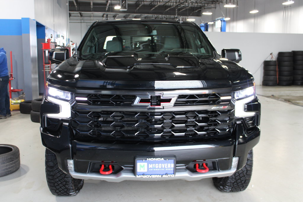Used 2023 Chevrolet Silverado 1500 ZR2 AWD/4WD image 2