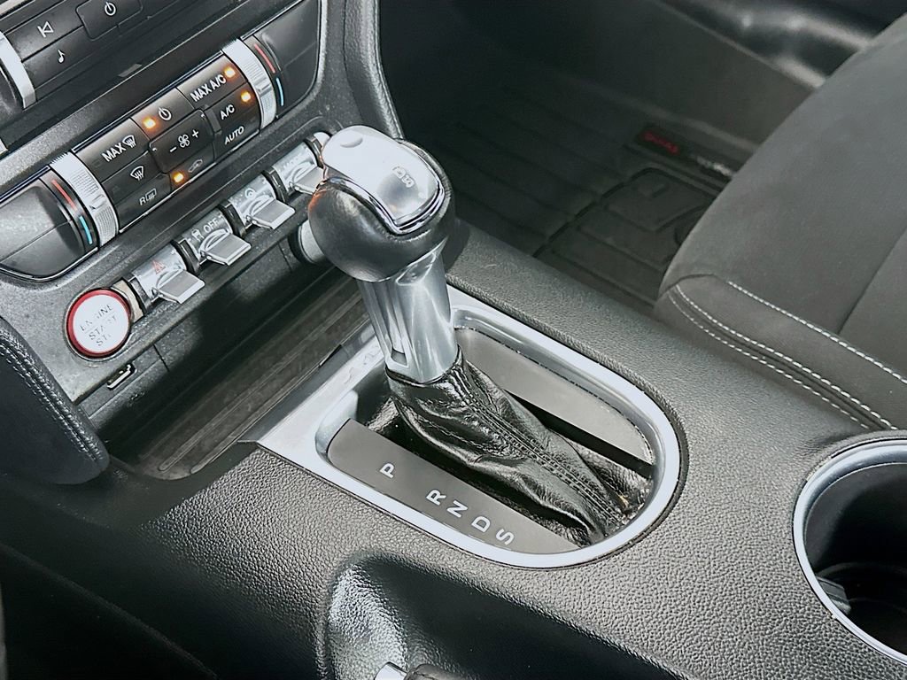 Used 2018 Ford Mustang Coupe w/ Equipment Group 101A RWD image 16