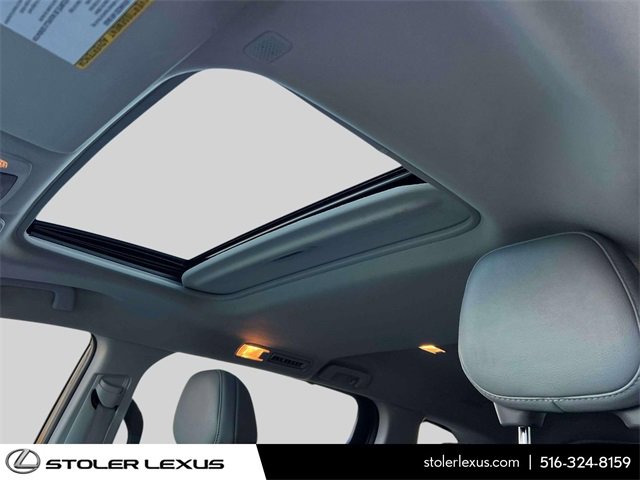 Used 2021 Toyota Sienna Limited image 24