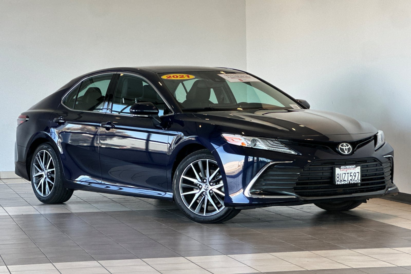 Used 2021 Toyota Camry XLE FWD image 2