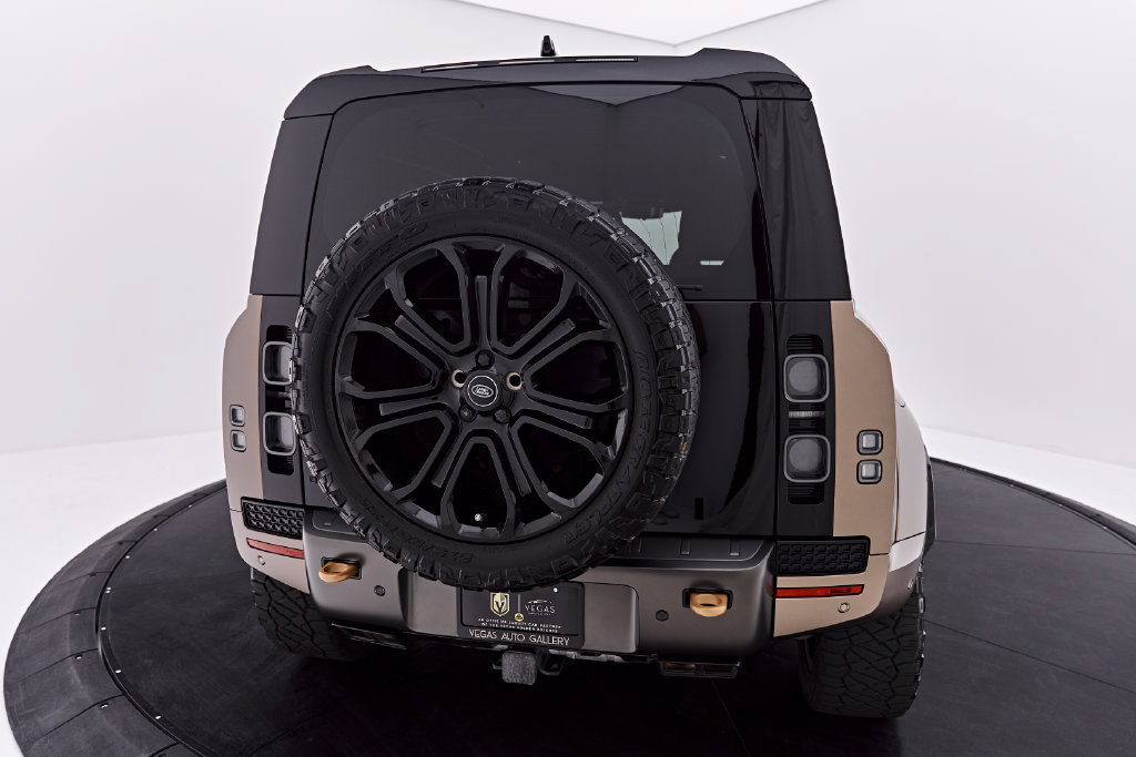 Used 2025 Land Rover Defender 110 AWD/4WD image 24