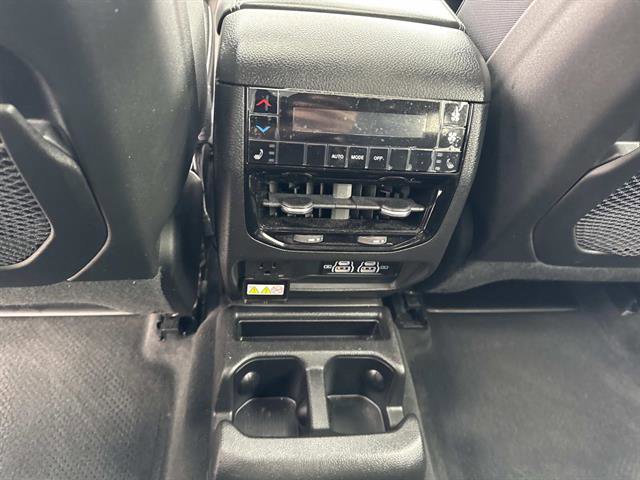 Used 2023 Jeep Grand Cherokee L Limited w/ Black Appearance Package image 11