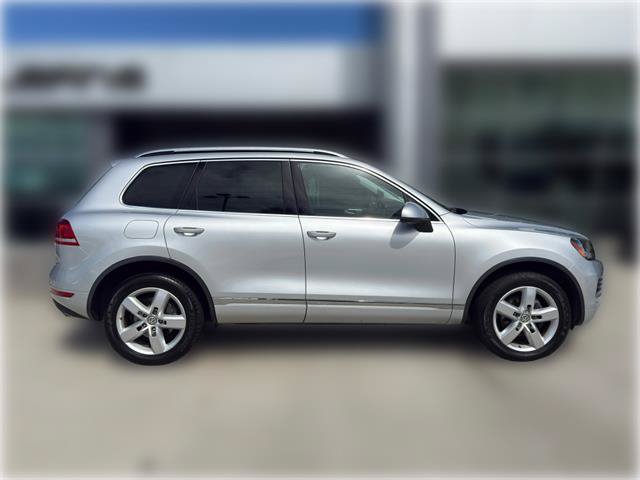 Used 2014 Volkswagen Touareg Sport AWD/4WD image 8