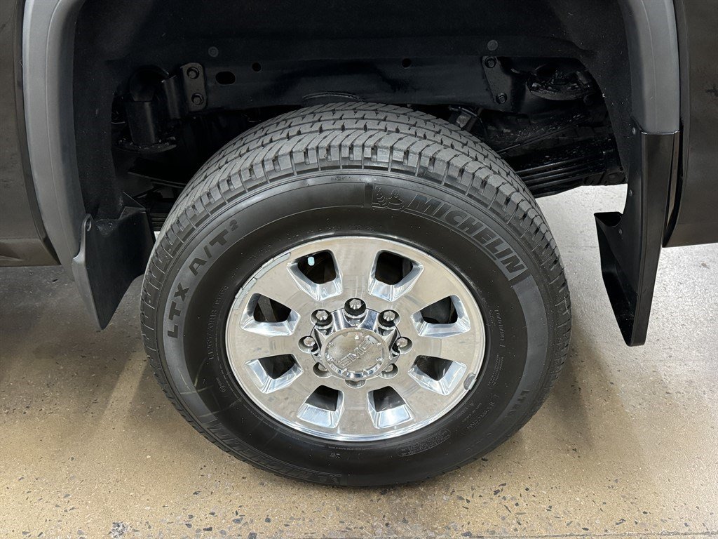 Used 2015 GMC Sierra 3500 Denali w/ Duramax Plus Package AWD/4WD image 9